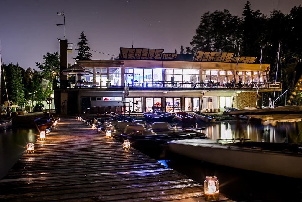 Kaskada Hotel Познань Экстерьер фото