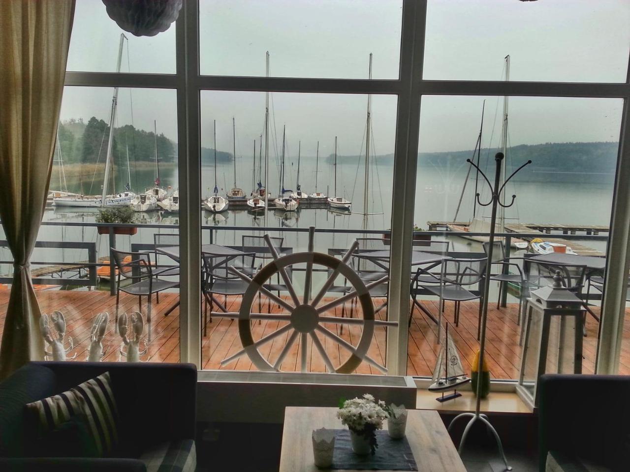 Kaskada Hotel Познань Экстерьер фото