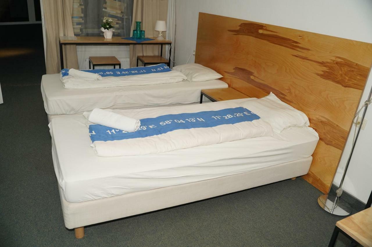 Kaskada Hotel Познань Экстерьер фото