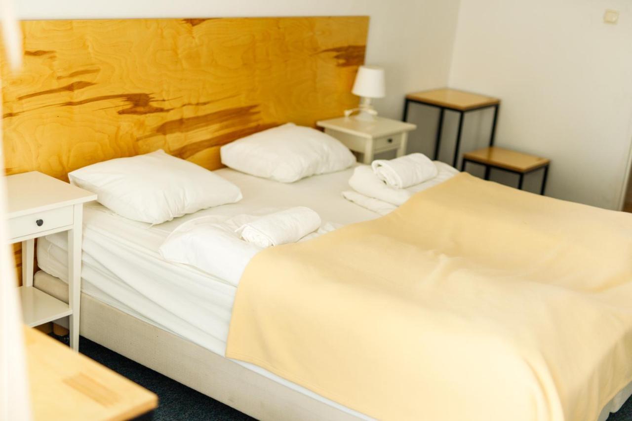 Kaskada Hotel Познань Экстерьер фото